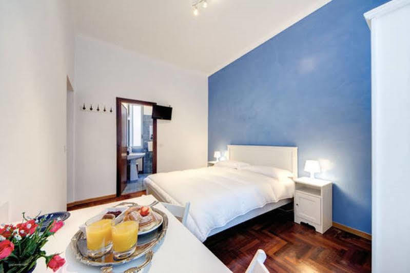 Finally In Roma Exterior foto