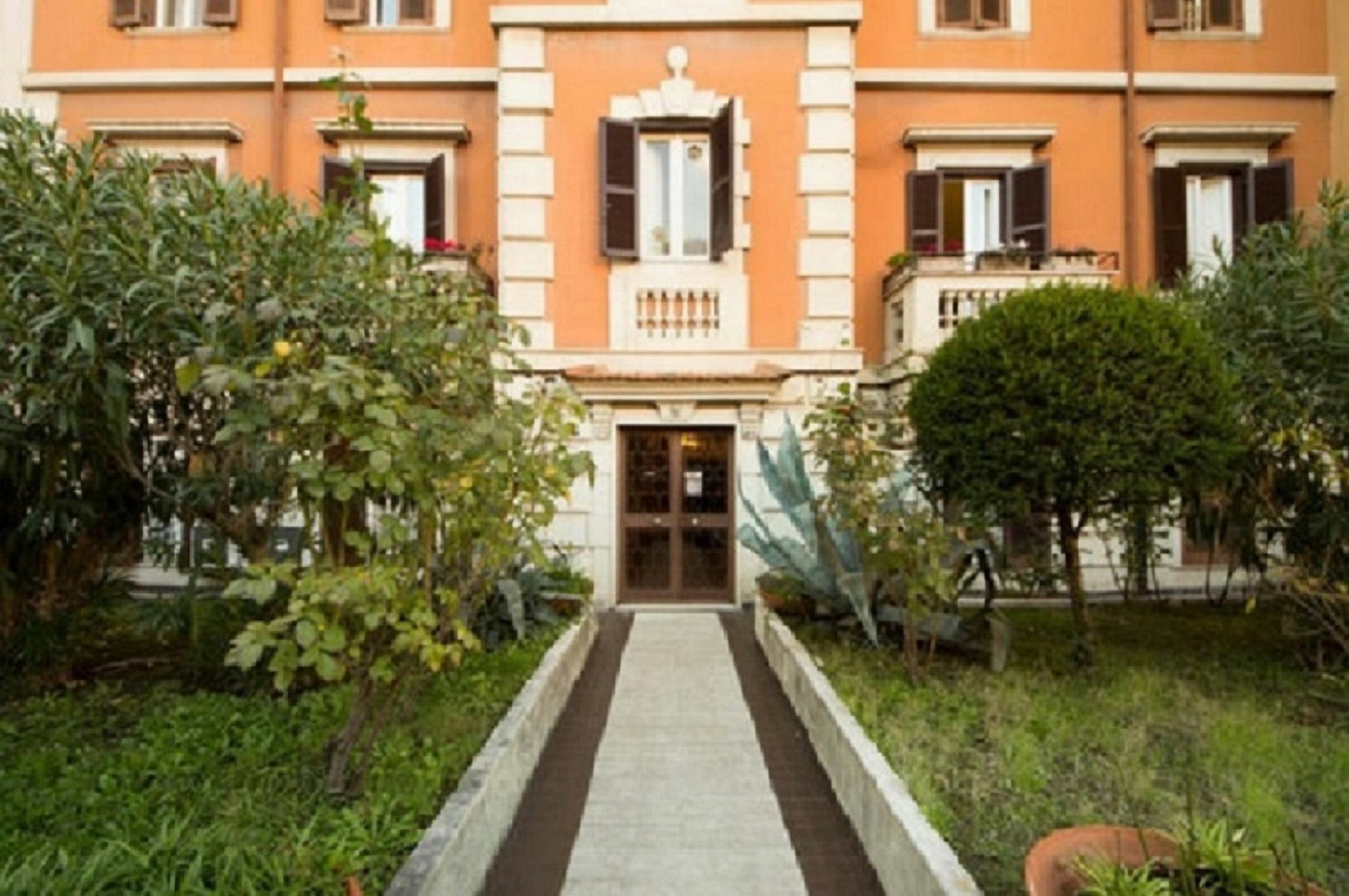 Finally In Roma Exterior foto