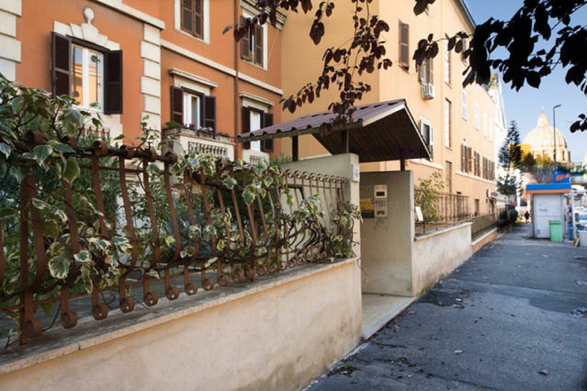 Finally In Roma Exterior foto